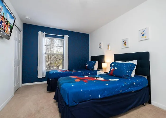 Four Bedroom W/ Screened Pool Close To Disney 4572