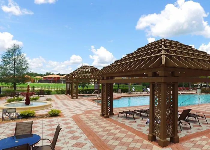 Four Bedroom W/ Screened Pool Close To Disney 4572