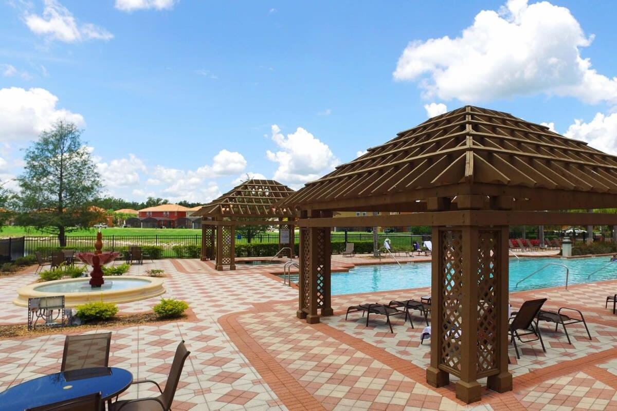 Holiday home Four Bedroom W/ Screened Pool Close To 4572 Kissimmee