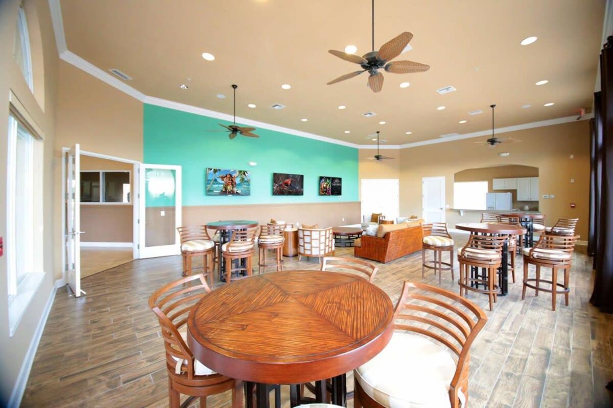 Four Bedroom W/ Screened Pool Close To 4572